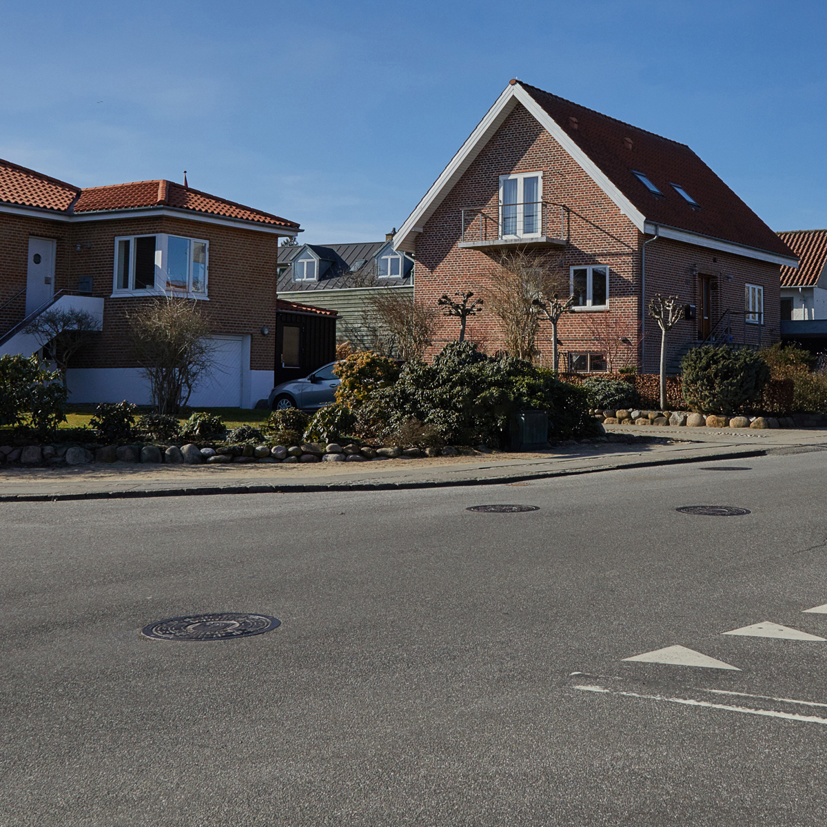 Bolig på en villavej.