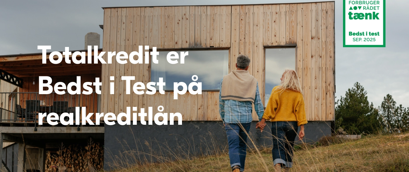 Billede af par der går hånd i hånd hen mod et hus. Billedet har stemplet - Forbruger Rådet tænk - Bedst i test sep. 2025