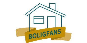 Grafisk billede af et hus med et guld banner og teksten "Boligfans". 